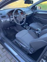 Opel Astra GTC 1.6  85kW  - Opel Astra aus 2012: Gtc
