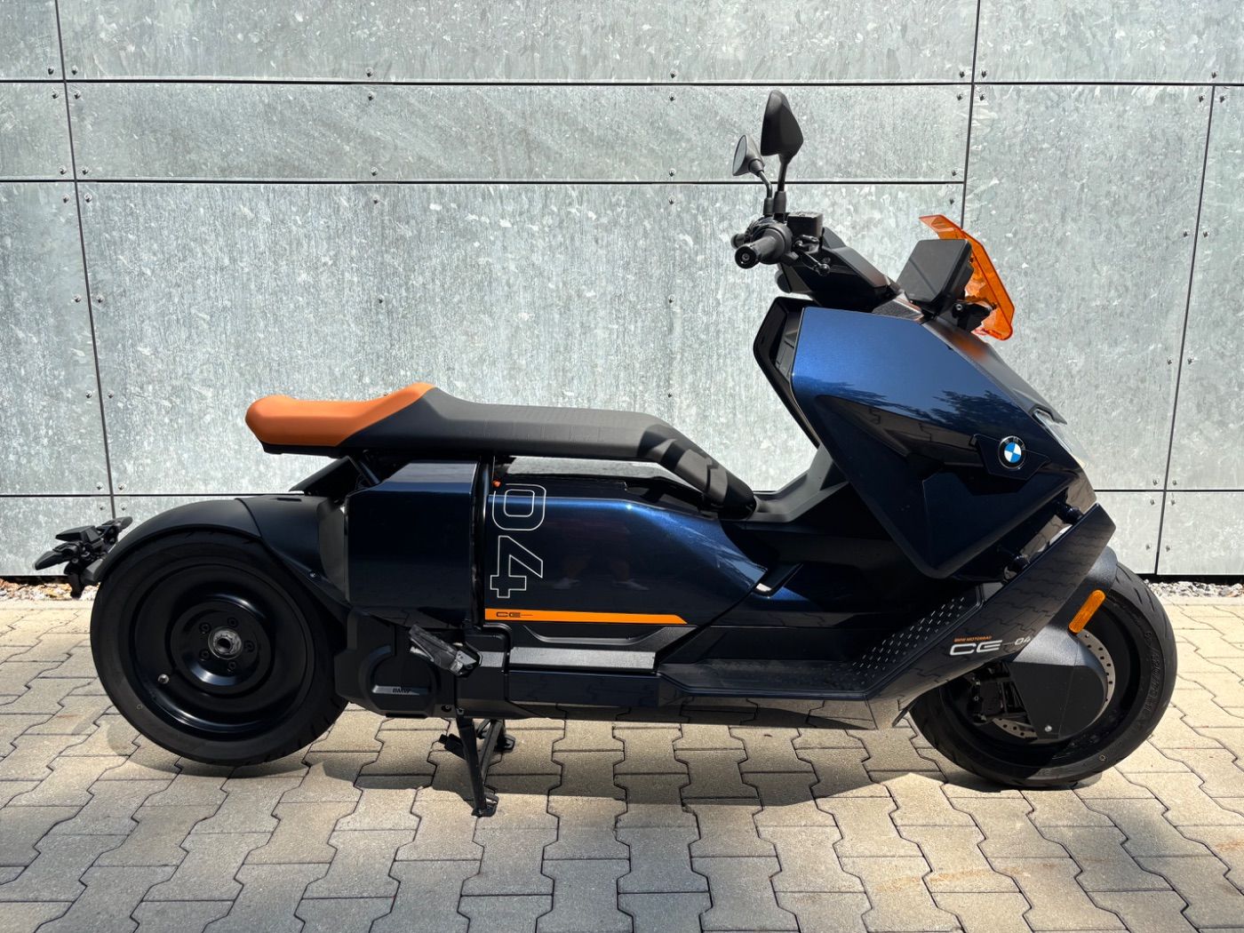 Fahrzeugabbildung BMW CE 04 Avantgarde Schnellladegerät