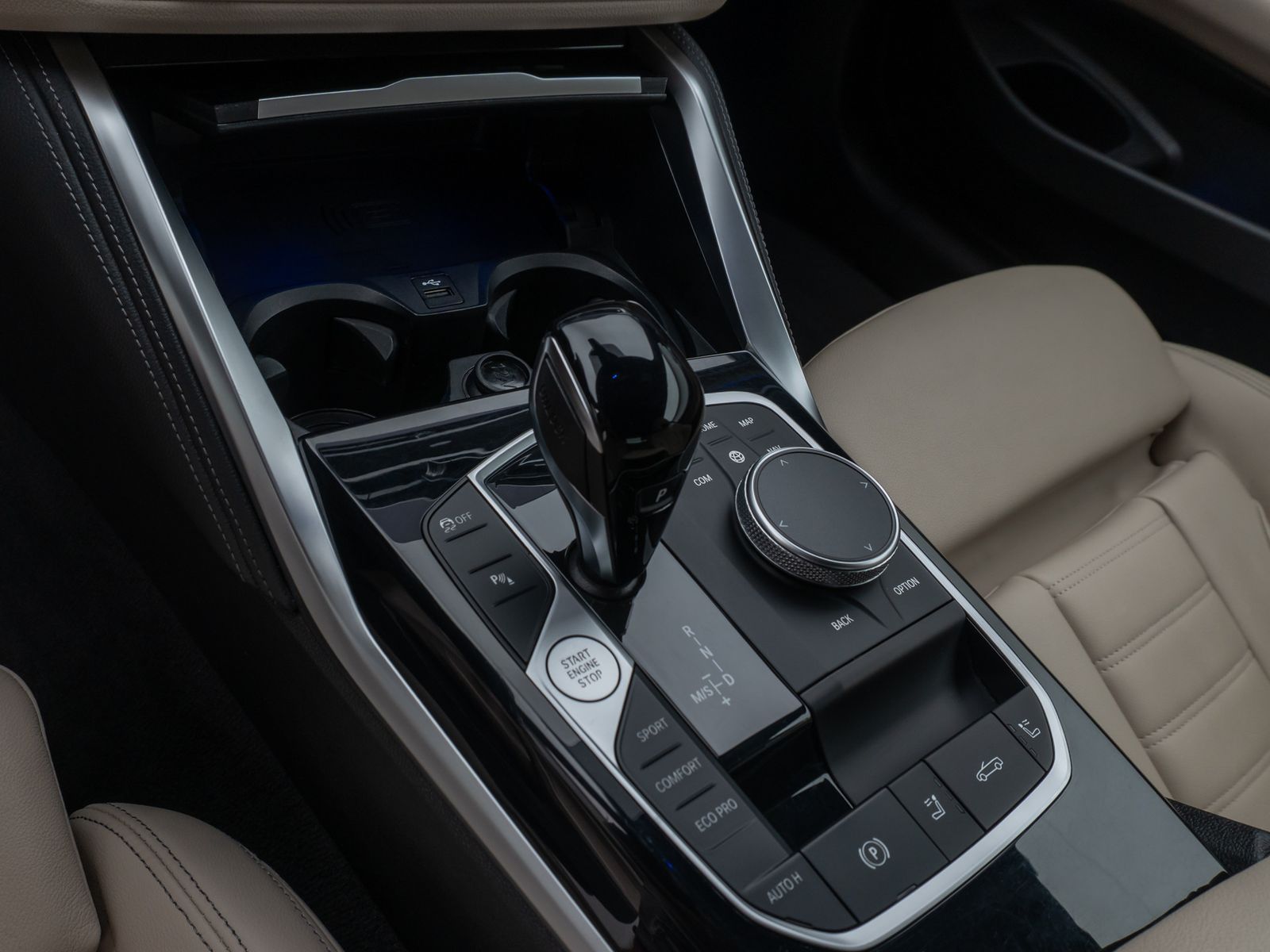 Fahrzeugabbildung BMW M440i Kamera Laser HUD DAB HiFi Komfort Alarm 19