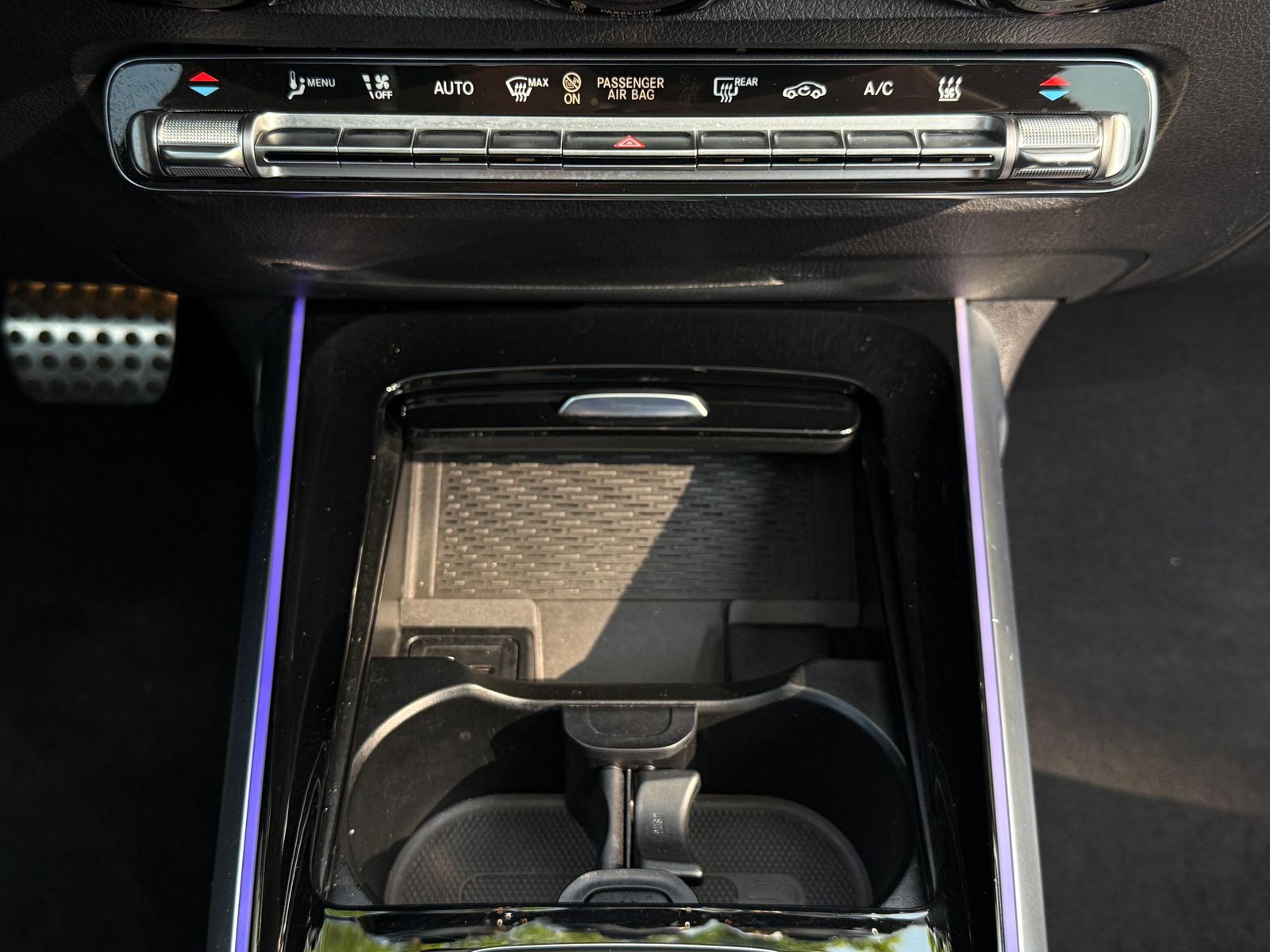 Fahrzeugabbildung Mercedes-Benz EQB 350 4M AMG Line NIGHT+PANO+MBUX+KAM+DIST+HuD