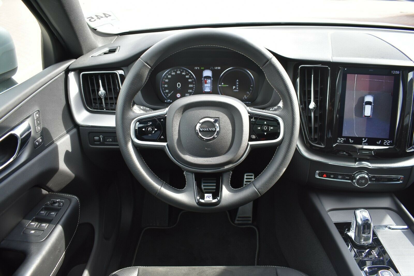 Fahrzeugabbildung Volvo XC60 T8 Twin Engine R-Design*360°*LUFT*AHK
