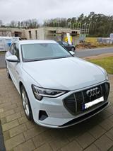 Audi e-tron 55 quattro advanced inc. AHK - weiße Audi e-tron