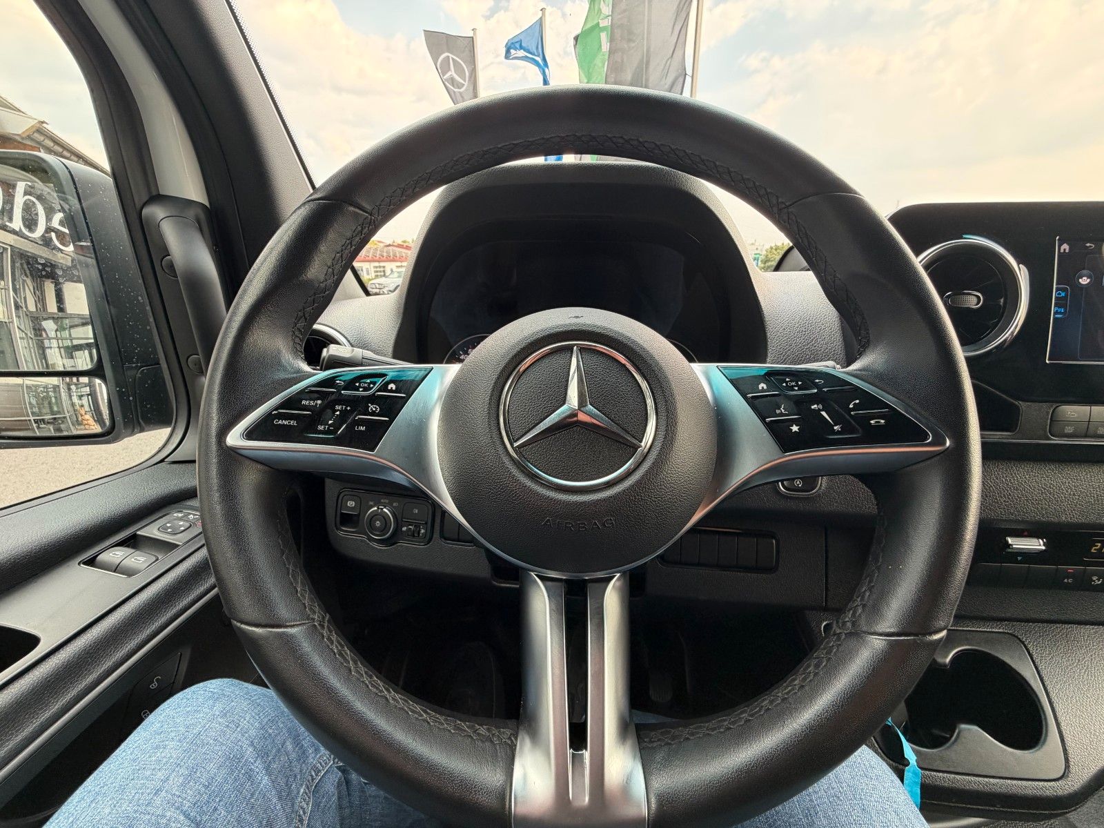Fahrzeugabbildung Mercedes-Benz Sprinter 317 CDI 9G 4325 Klima AHK3,5to