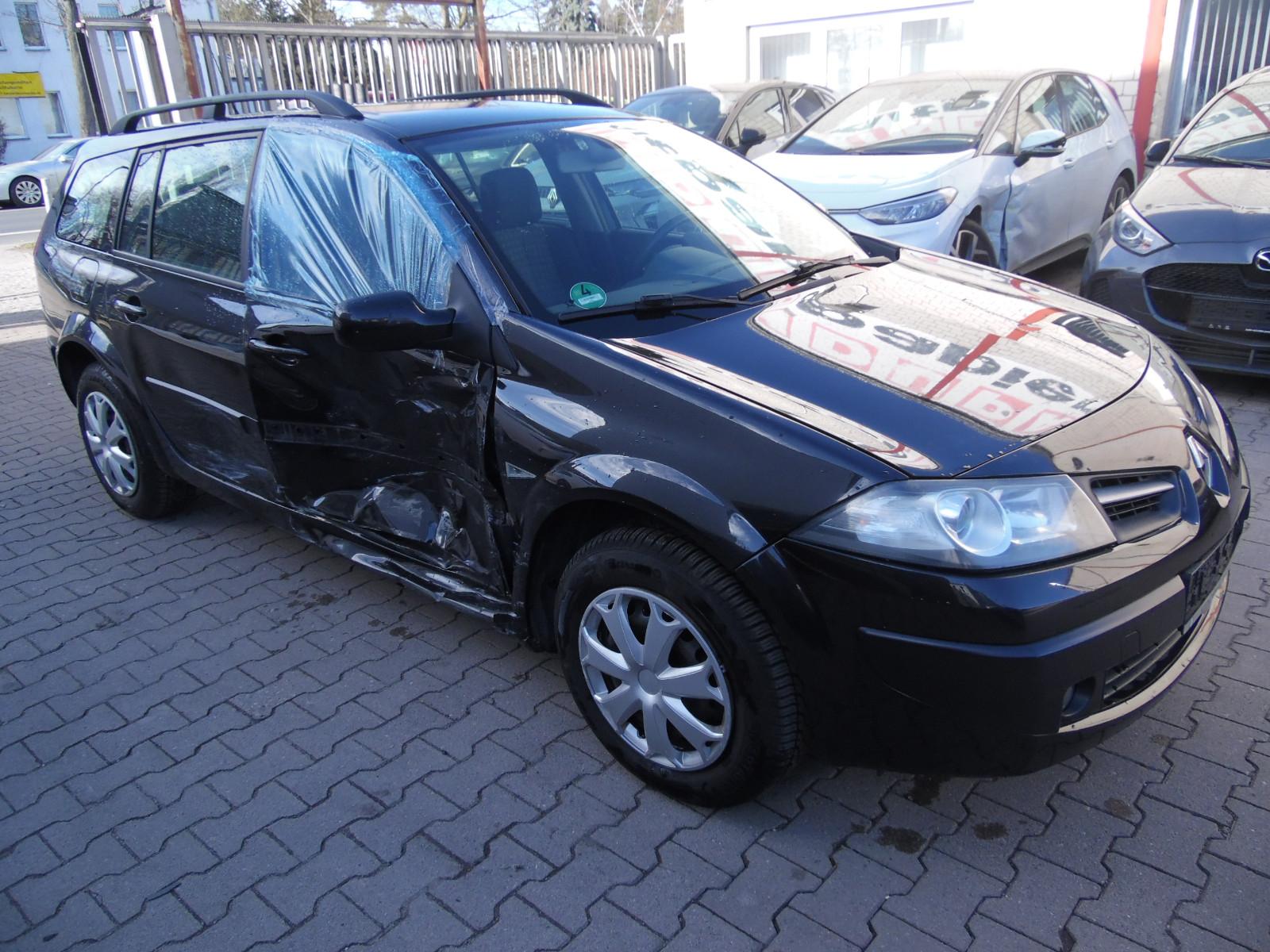 Renault Megane 2009 — engine 1.598 cm³, 111 HP (82kW)