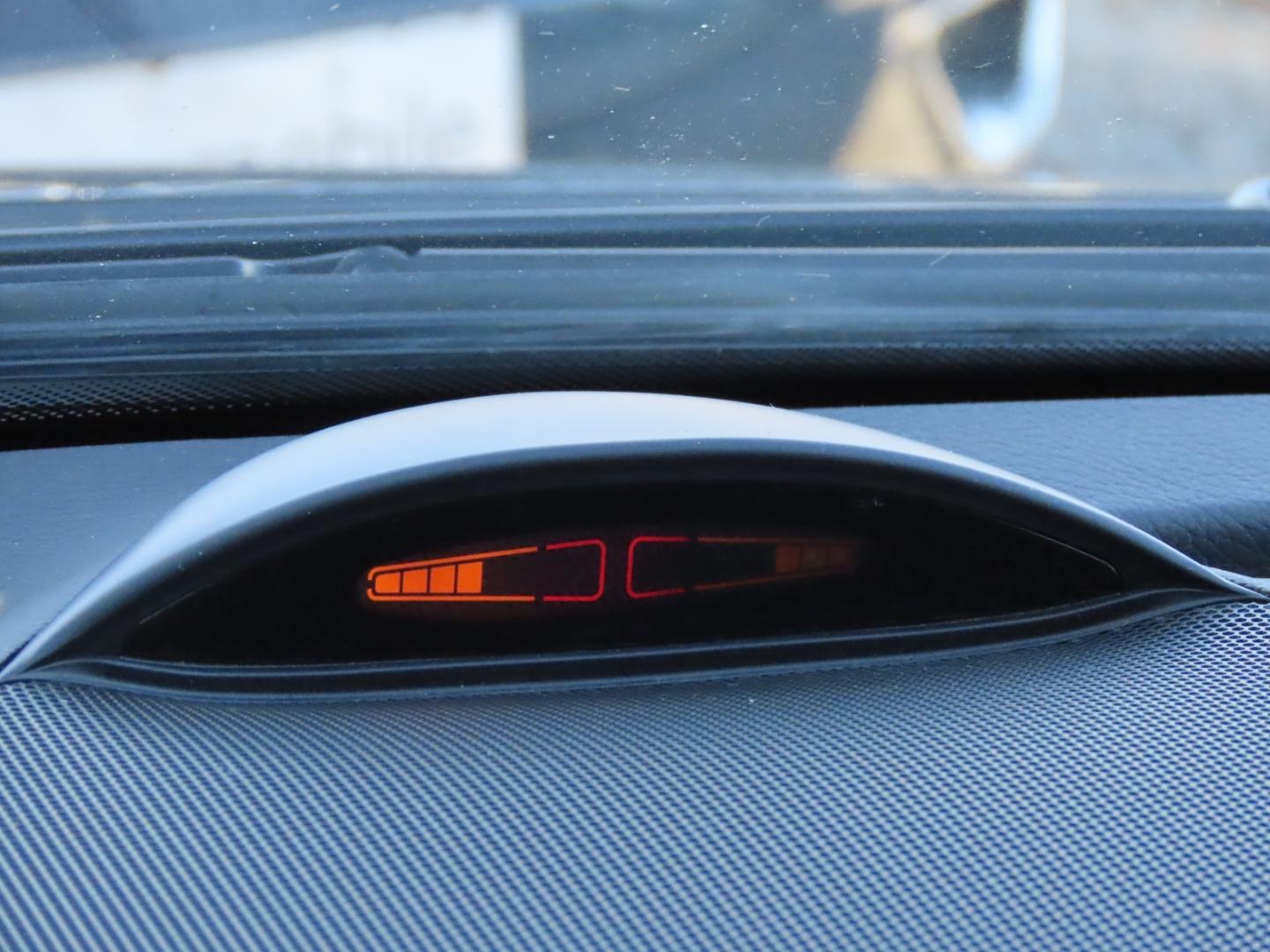 Mercedes-Benz C180 2004 — photo 13