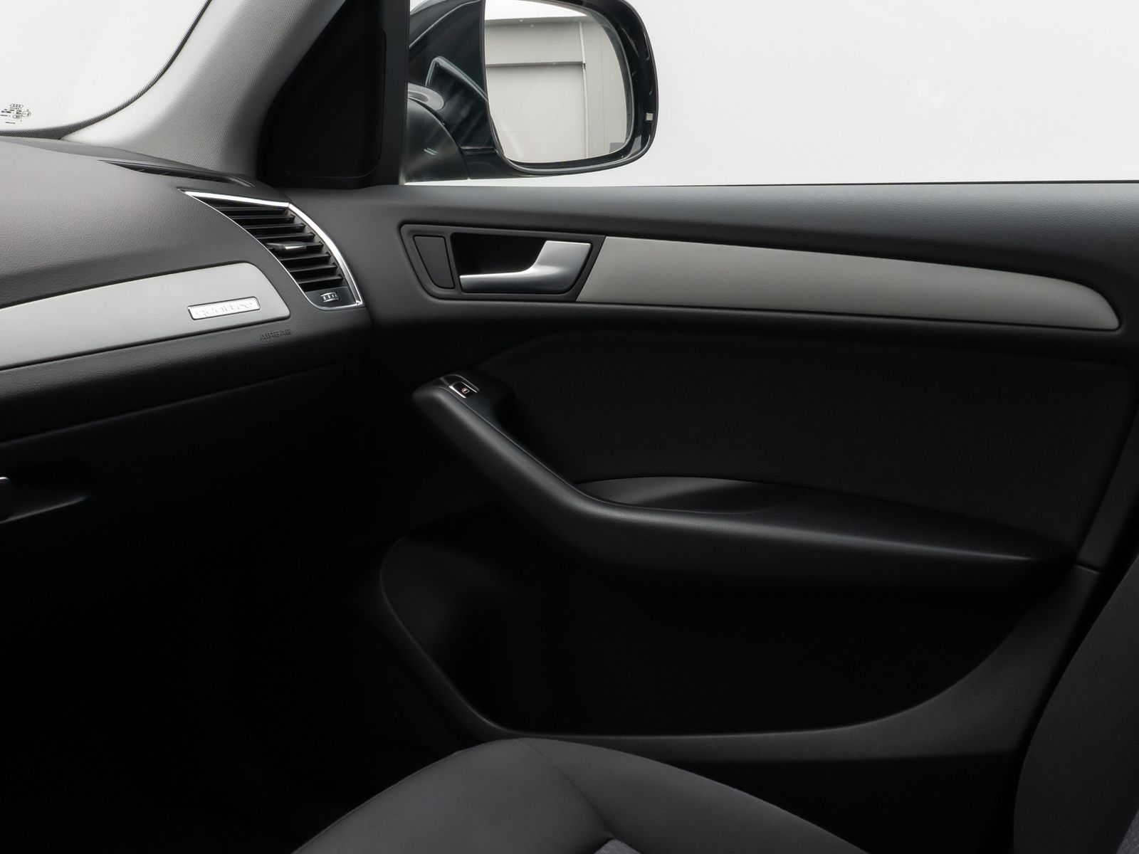 Fahrzeugabbildung Audi Q5 3.0 TDI 180 kW quattro Navi Sitzhzg PDC AHK