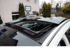 Fahrzeugabbildung Mercedes-Benz GLA 180 Urban*Panoramadach!*Navigation*Sitzheiz*