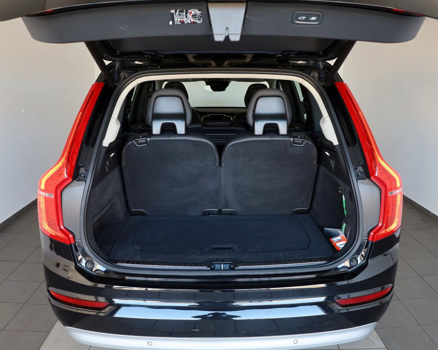 Fahrzeugabbildung Volvo XC90 AWD Momentum Pro 7Si.,Leder,Navi,LED,ACC,SH