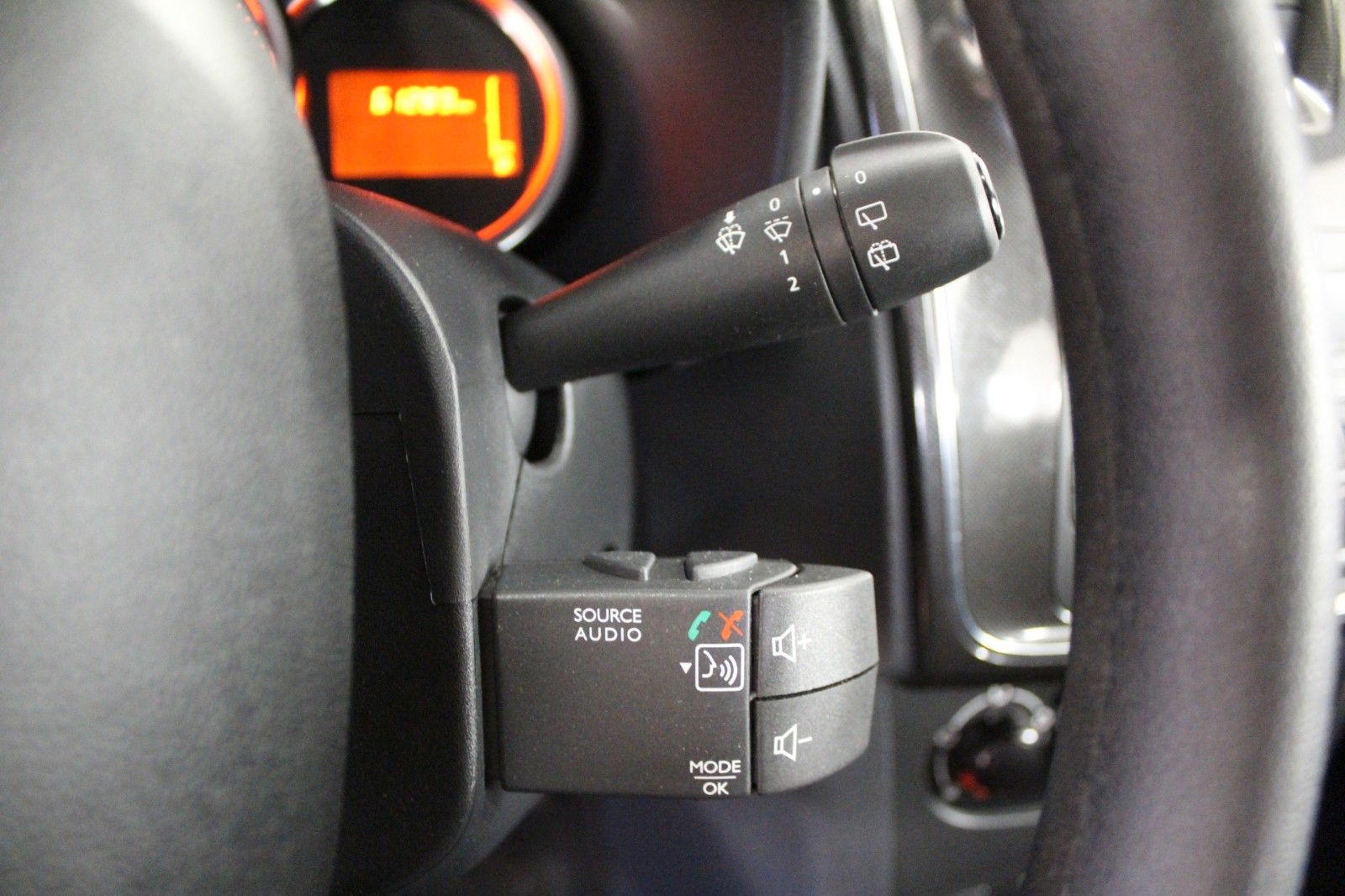 Fahrzeugabbildung Dacia Sandero TCE 100 Eco G*Klima*Radio/CD*LPG