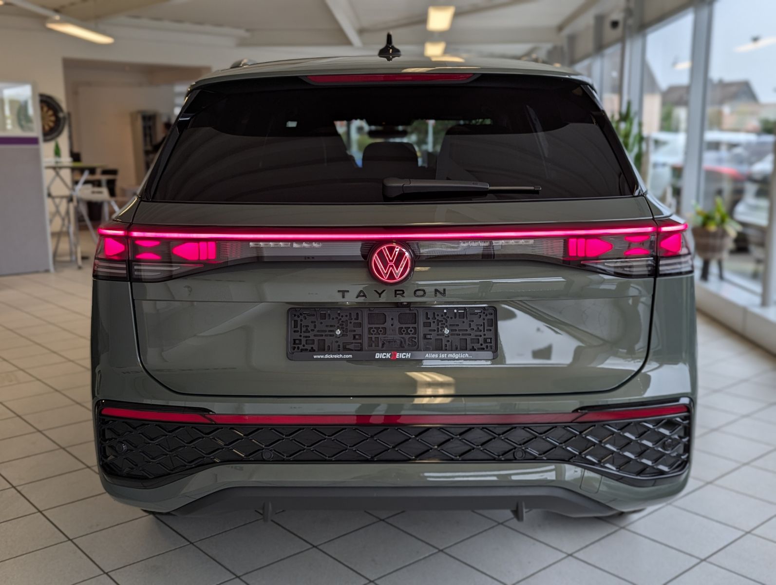 VW Tayron 2.0TDI 4M R-Line Launch Pano Black AHK 20 - Image 6