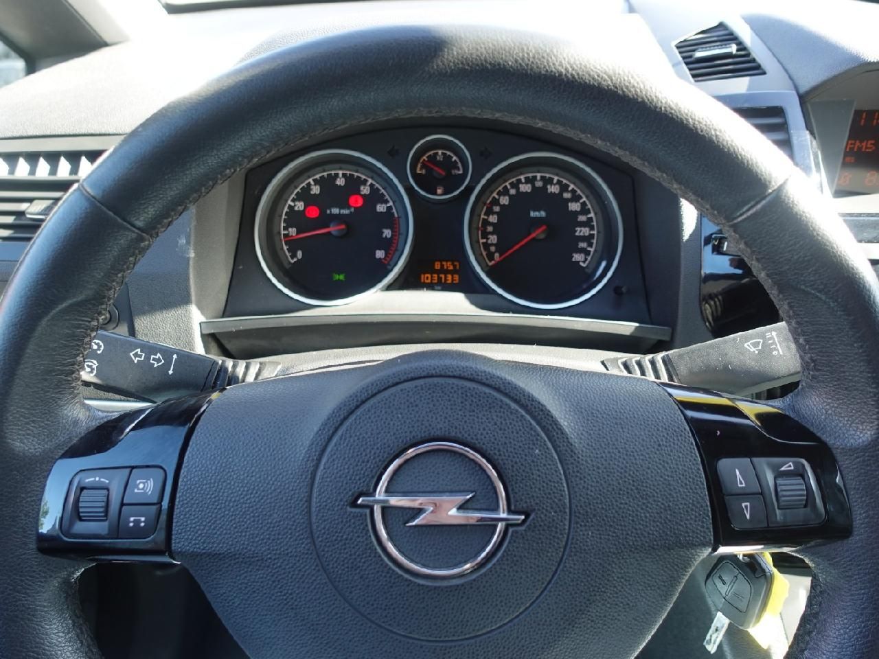 Fahrzeugabbildung Opel Zafira B 1,8 Design Edition 7-Sitzer