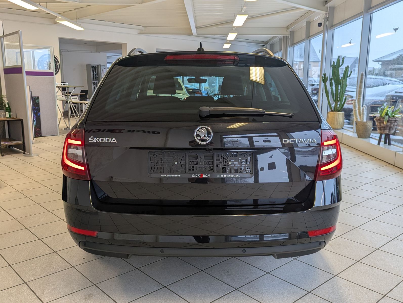 SKODA Octavia Soleil 2.0 TDI DSG Buisness Kamera LED - Image 6