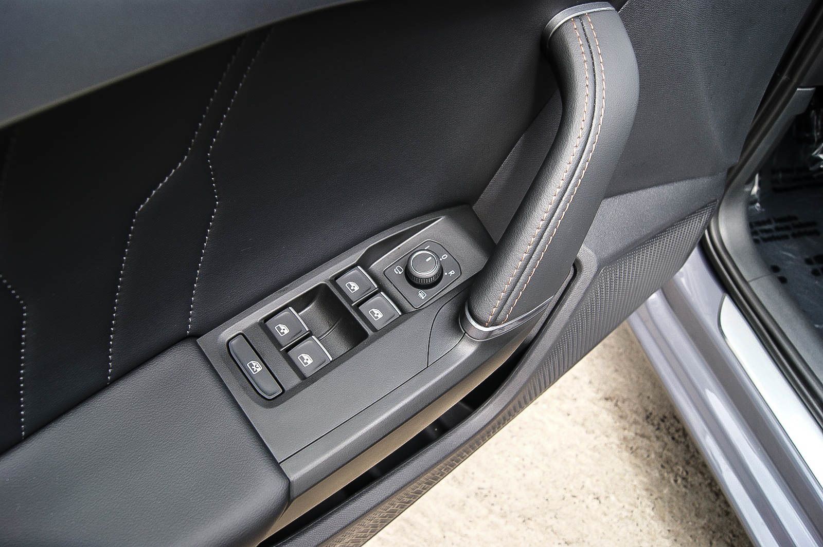 Fahrzeugabbildung CUPRA Leon Sportstourer e-Hybrid PANORAMA CARPLAY ACC