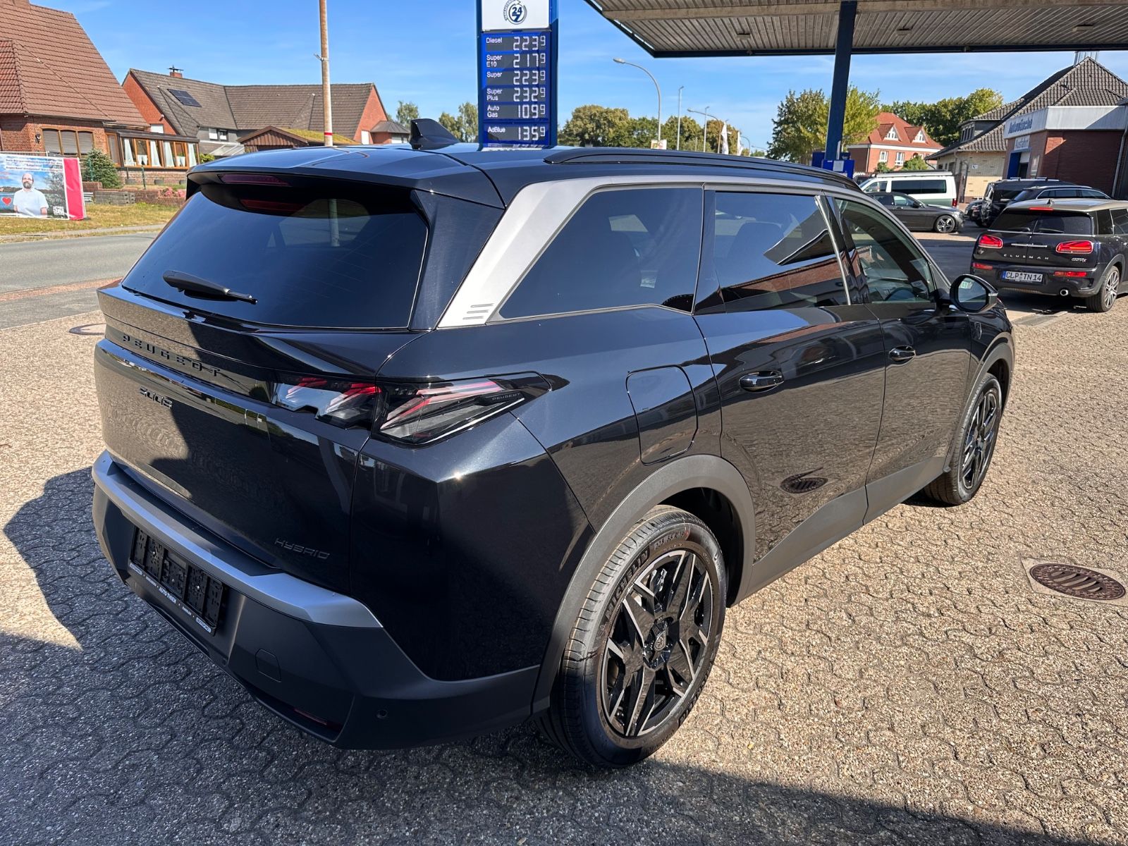 Fahrzeugabbildung Peugeot 5008 GT Hybrid 145 Autom 7-Sitz/ACC/Navi/APP/LED