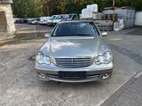 Mercedes-Benz C 220 CDI T ELEGANCE - Mercedes-Benz C 220 aus 2004: Cdi