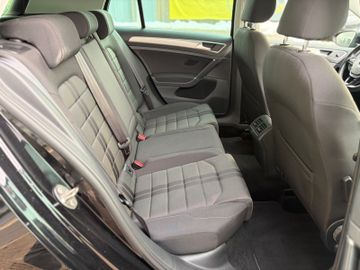 Bild 21 VW Golf VII R-LINE Lim. +PDC+NAVI+BI-XENON+ALU+BT+