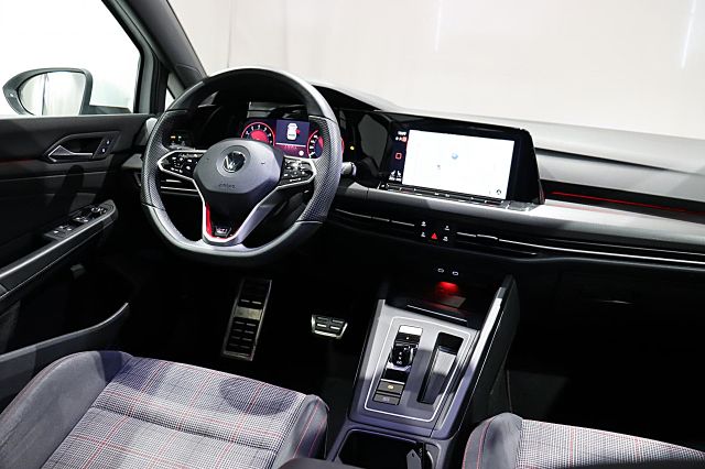 Golf GTI 2.0 TSI DSG NAVI PDC KAMERA SHZ SPORTFW