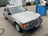 Mercedes-Benz W124 300 D Turbo Klima 90.600 KM - Mercedes-Benz 300 mit Diesel-Antrieb: 300d Turbo