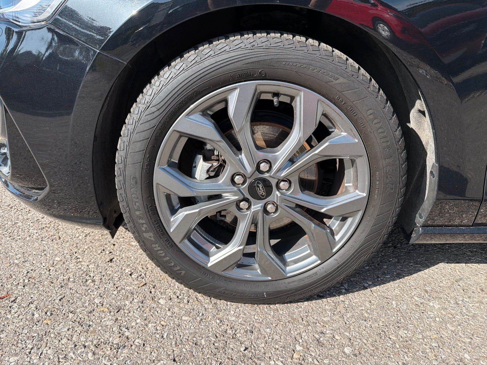 Fahrzeugabbildung Ford Focus Turnier ST-Line X, Fahrassistenzpaket