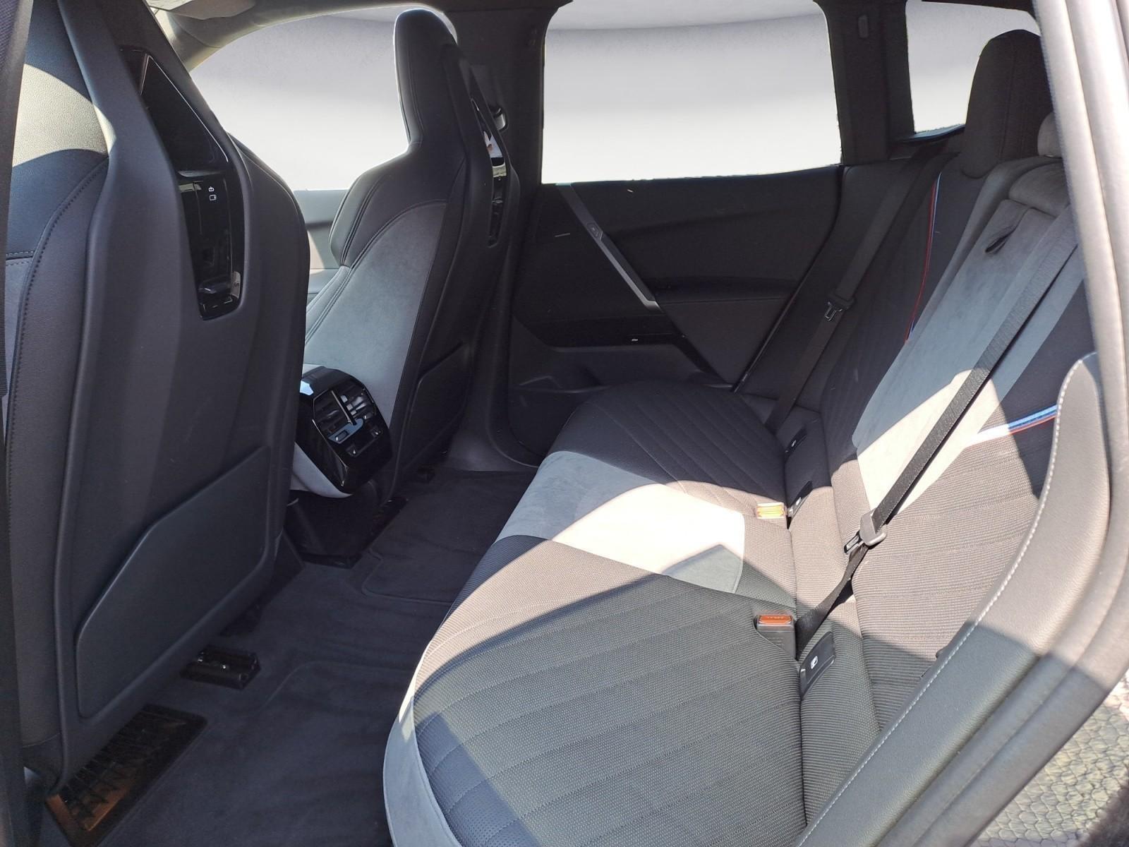 BMW iX xDrive45 M Sportpaket AHK Innovation