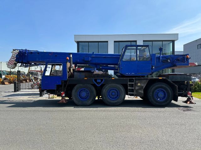 Liebherr LTM 1035