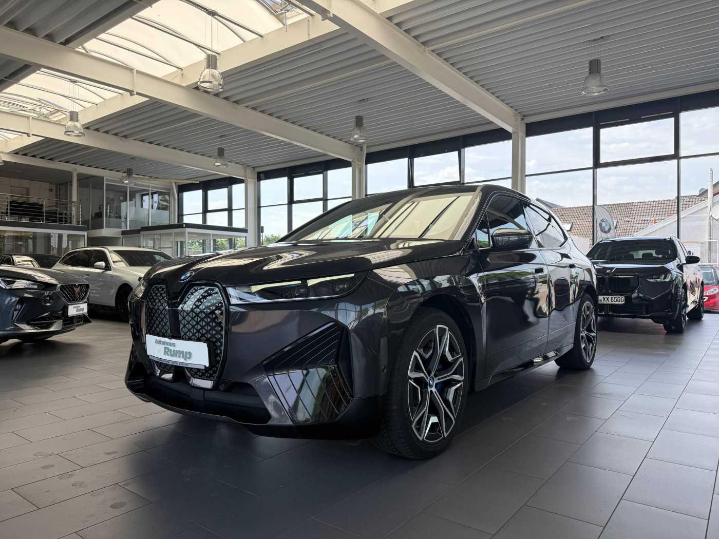 BMW iX xDrive50 Sportpaket/B&W/Drive.Prof./Luft