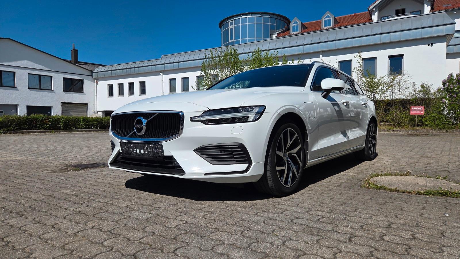Volvo V60 Kombi Momentum Pro Plug-In Hybrid AWD