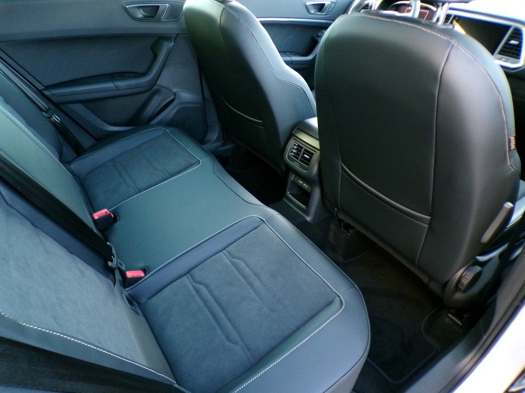 Fahrzeugabbildung SEAT Ateca 1.5 TSI DSG Style