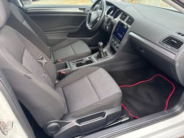 Volkswagen Golf - 9
