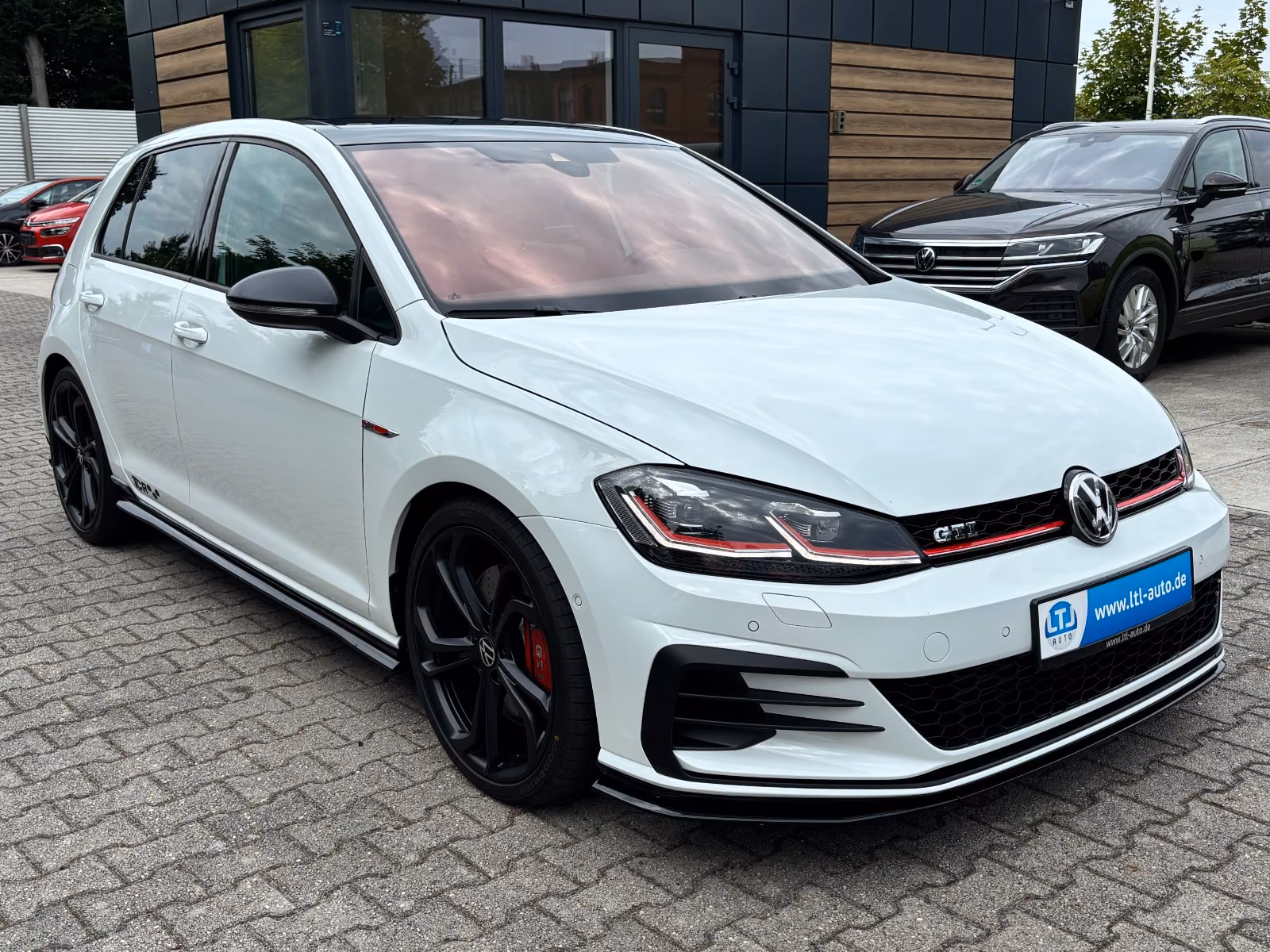 Volkswagen Golf VII Lim. GTI TCR DSG Panorama Vcocpit Leder