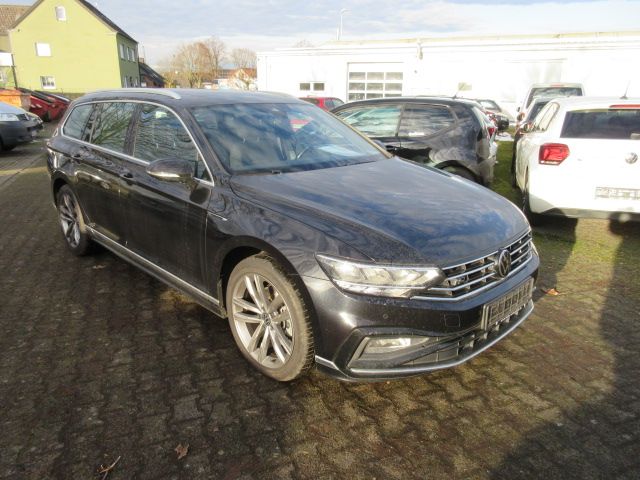 Volkswagen Passat Variant R-Line 2.0 TDI DSG NAVI PANO LED