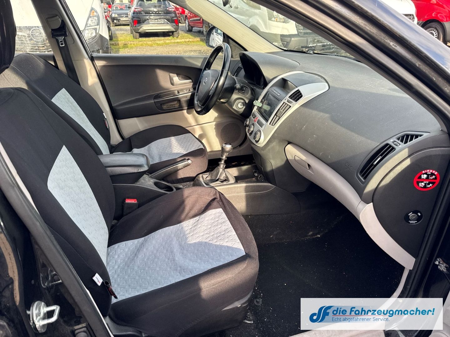 Fahrzeugabbildung Kia Ceed EX Alarm GA Klima Lichtsensor *EXPORT