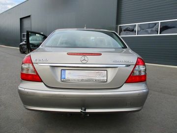 Mercedes E 200 - 9