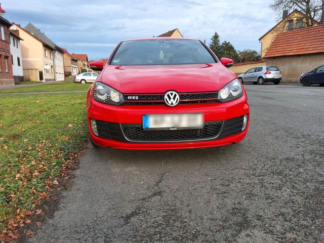 Volkswagen Golf GTI Addidas