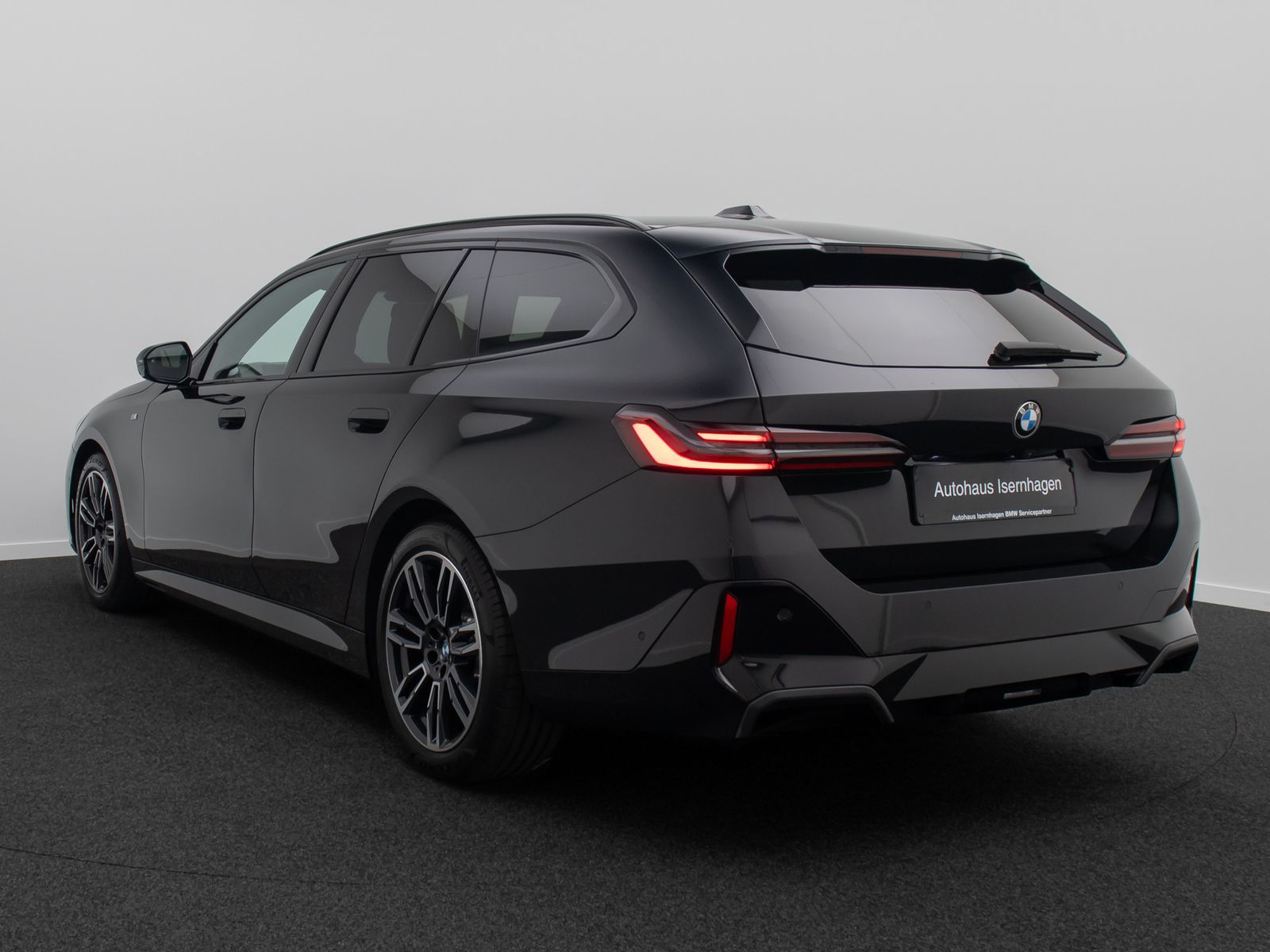Fahrzeugabbildung BMW 520d M Sport 360&deg;H/K Alarm DAB HUD Bel&uuml;ftung 19"