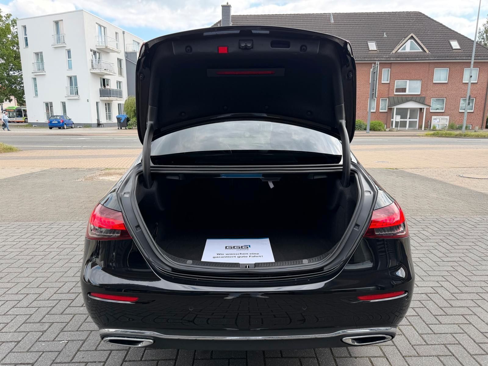 Mercedes-Benz E 220d Avantgarde 360°KAMERA/KEYLESSGO/BURMESTER foto 12