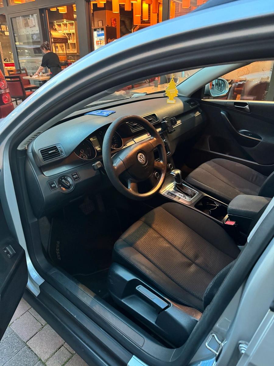 Volkswagen Passat 2010 — photo 8