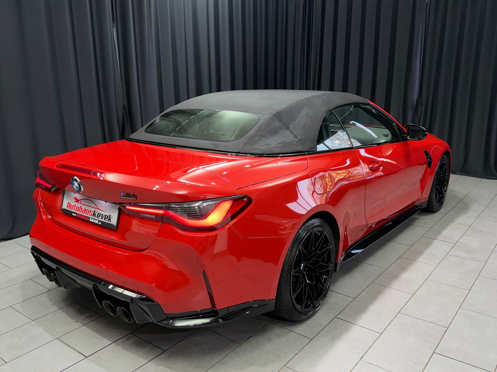 Fahrzeugabbildung BMW M4 Cabrio xDrive Competition|LASER|CARBON|HEAD-U