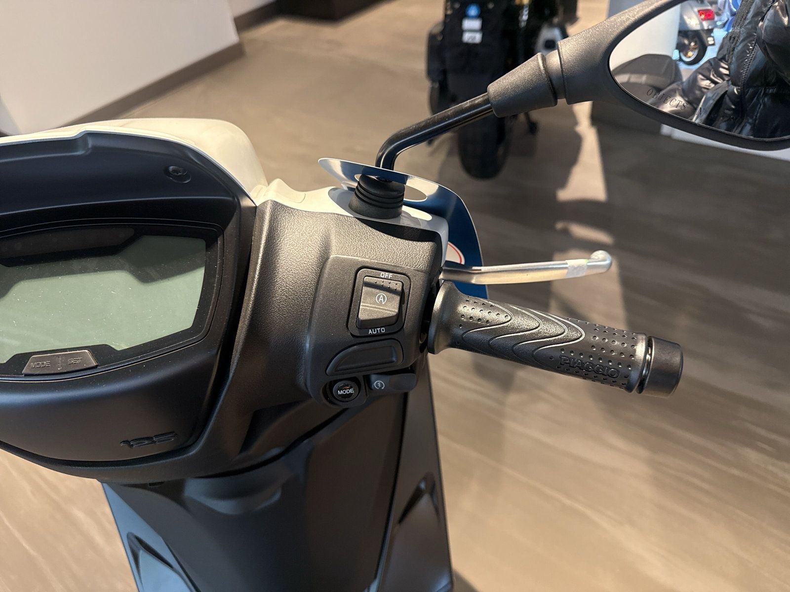 Fahrzeugabbildung Piaggio Medley 125 Sport White