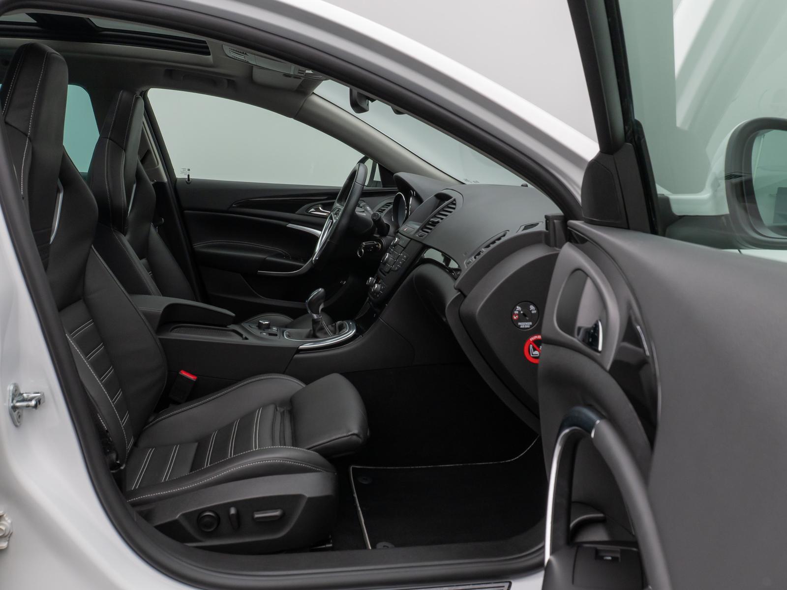 OPEL INSIGNIA OPC 2.8 V6 TURBO 325ch 4X4 - TOIT PANORAMIQUE - SIÈGES RECARO CUIR CHAUFFANTS - INFINITY - SUSPENSION FLEXRIDE