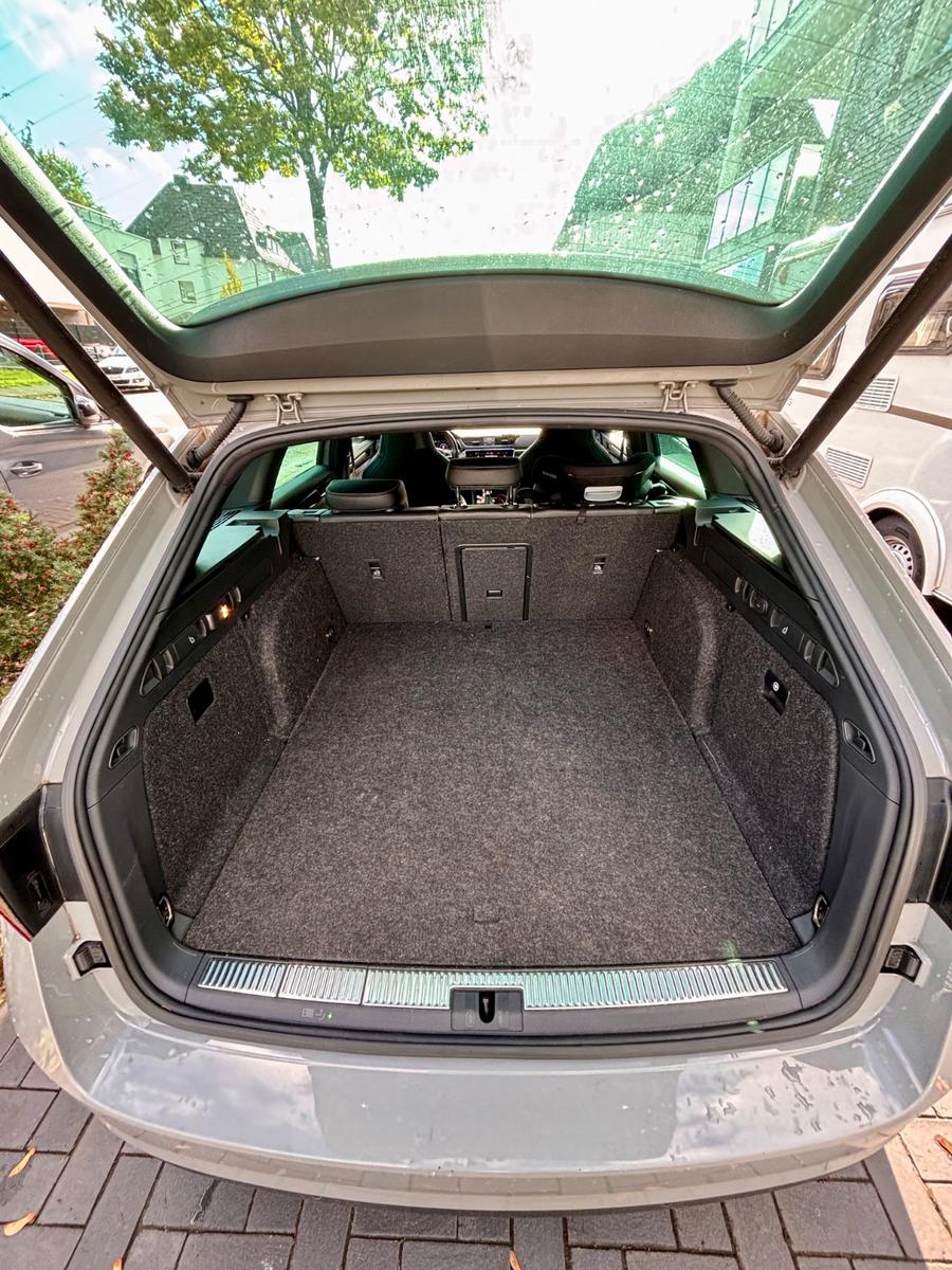 Skoda Superb 1.4 TSI iV DSG SPORTLINE COMBI 