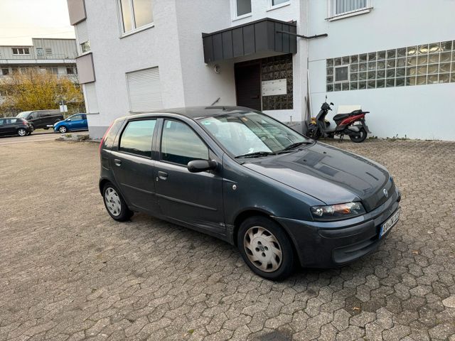 Fiat Punto mit Allwetterreifen