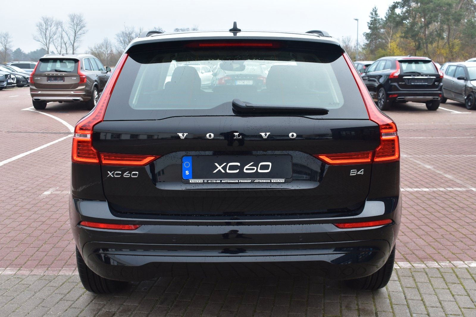 Fahrzeugabbildung Volvo XC60 B4D  Momentum Pro*STDHZG*PANO*ACC*MAPS*AHK