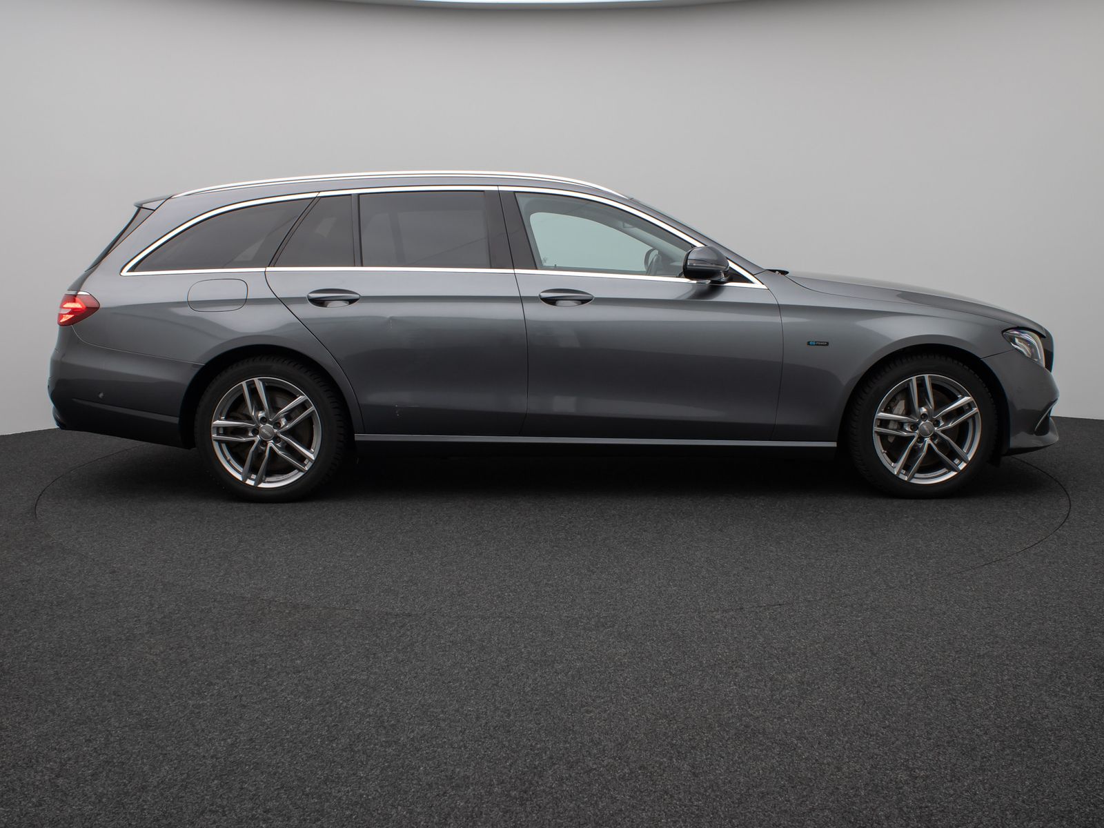 Fahrzeugabbildung Mercedes-Benz E 300 de Avantgarde Kamera AHK LED Standhzg AHK