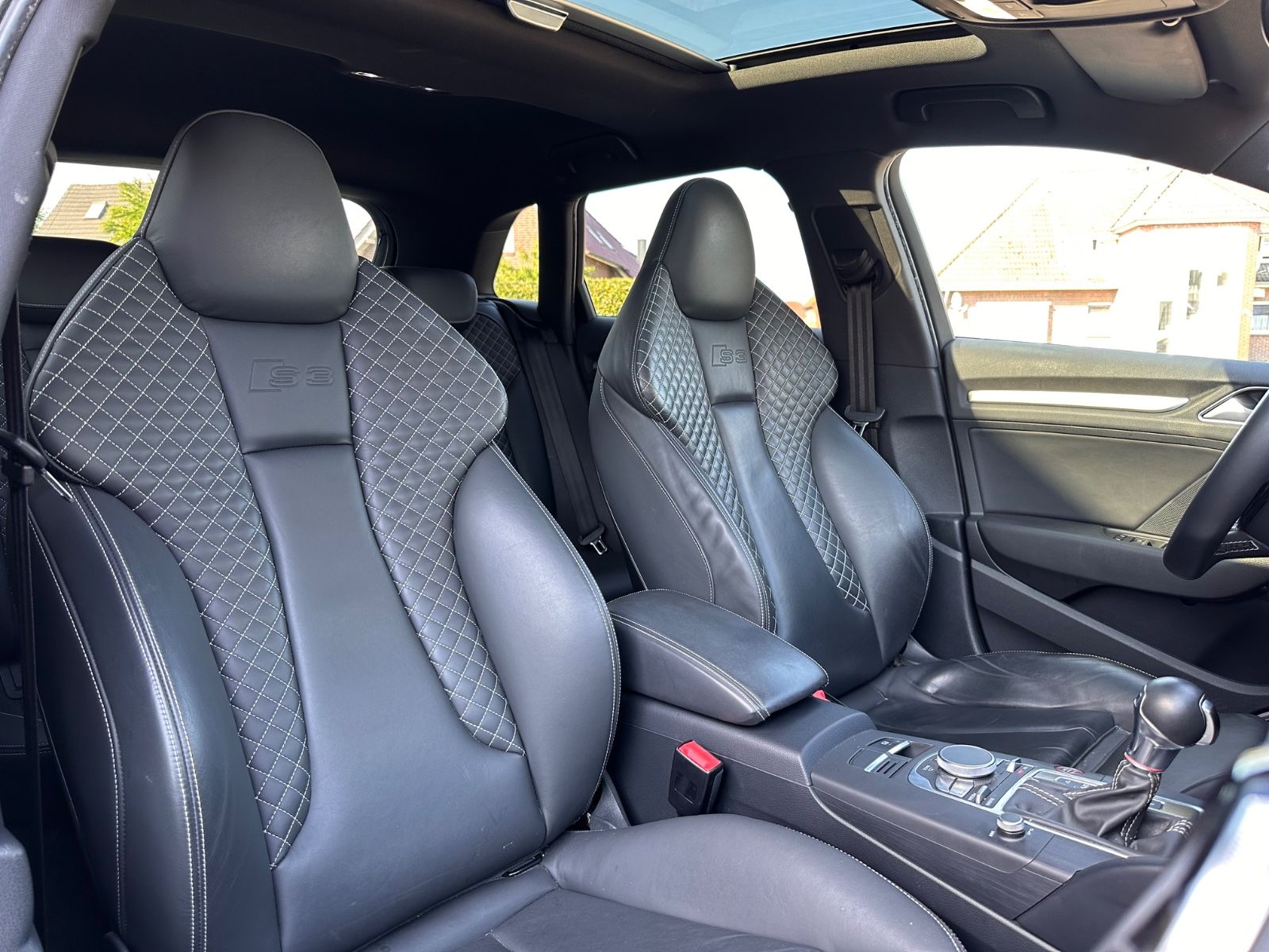 Fahrzeugabbildung Audi S3 Sportback 2.0 TFSI quattro Pano/Leder/B&O/LED