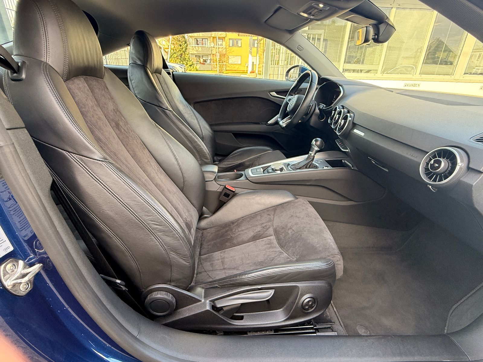 Fahrzeugabbildung Audi TT Coupe 2.0 TFSI Quattro /AUTOMATIK/NAVI/ALCANT