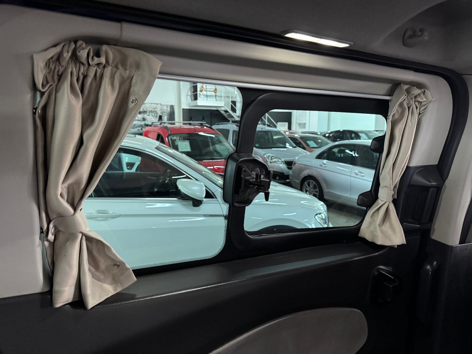 Fahrzeugabbildung Ford TOURNEO CUSTOM 2.2 TDCI WESTFALIA EUROLINE STHD
