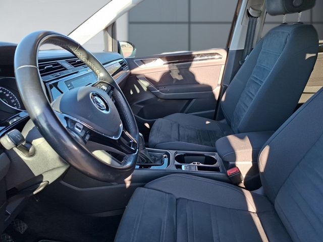 Touran 2.0 TDI Highline *DSG*AHK*LED*NAVI*SHZ*PD
