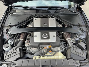 Nissan 370Z ROADSTER V6 3,7l 325 PS BOSEAUTOMATIK