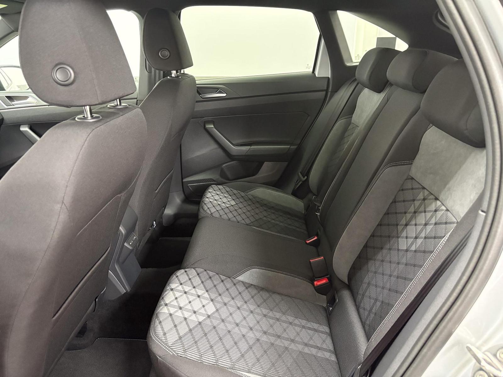 Volkswagen Taigo R-LINE SHZ BLACK PACK MATRIX ACC 1.0 TS..., миниатюра 14